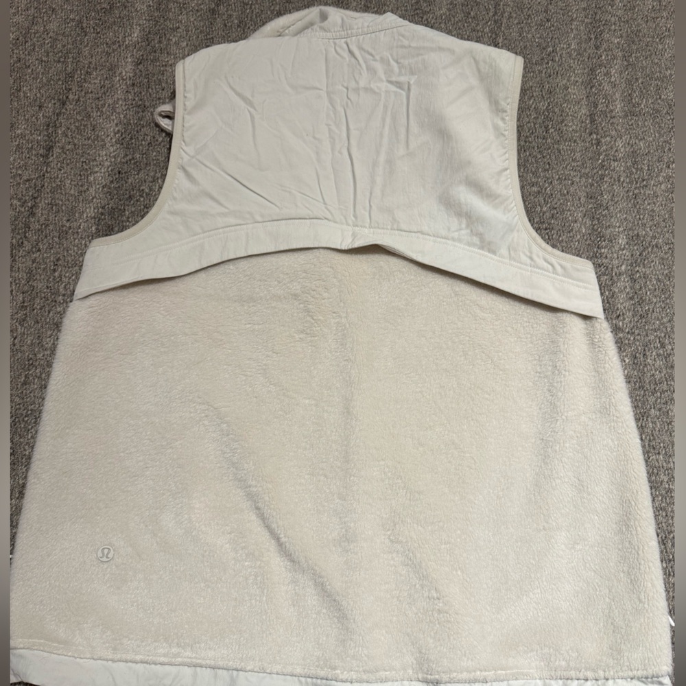 lululemon athletica Cream Vest - Picture 3 of 8